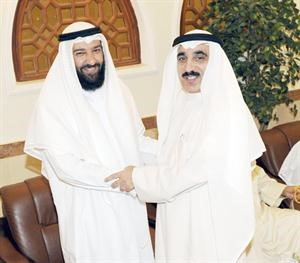 يوسف مصطفى مهنئا دعلي العمير﻿