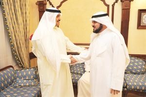 محمد المطير خلال ترحيبه باحد الحضور
