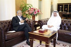 الرئيس جاسم الخرافي خلال استقباله السفير الهندي
