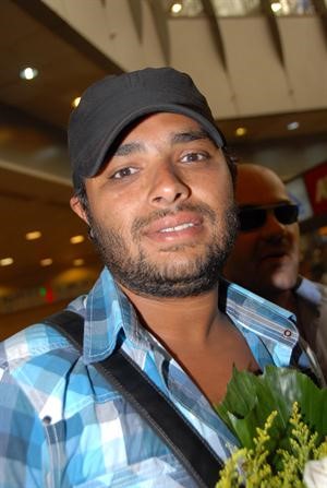 رامي صبري يؤجل ألبومه عشرة أيام بعد العيد.. ويستعد لأداء عمرة رمضان 