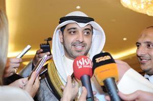 الشيخ محمد العبدالله متحدثا للصحافيين﻿
