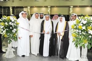 مطلق القراوي يفتتح المعرض
