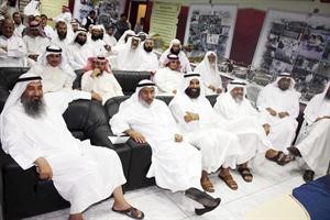 دمحمد الشرهان ودعادل التوحيد والياقوت يتقدمون الحضور
