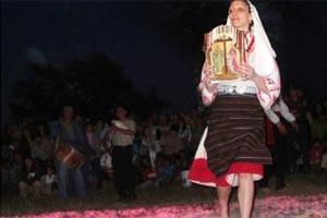 بالفيديو.. مهرجان الرقص على النار