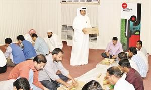 خيمة الوطنية للاتصالات لتوزيع وجبات الافطار ﻿