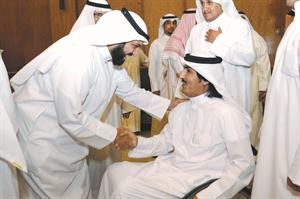 ويتلقى التهنئة﻿