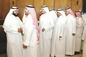 فلاح الظفيري مهنئا العنزي﻿