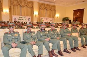 العقيد الركن فهاد بن طعيس مع عدد من ضباط الحرس﻿