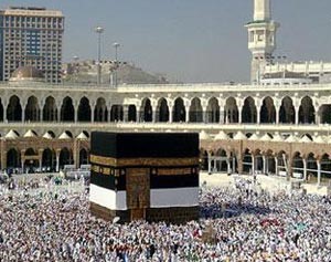 السعودية تبحث تقليص عدد المعتمرين العام المقبل