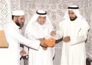 محمد الحجي: بكاء الشيخ عبدالله الخليفي الخاشع في الحرم المكي كأنه وحي من السماء قد نزل علينا فأبكانا جميعاً وسقانا الإيمان