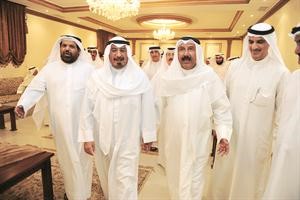 الشيخ دمحمد الصباح لدى وصوله ديوان الهيفي وفي استقباله السفير علي الهيفي واحمد الهيفيسعود سالم﻿