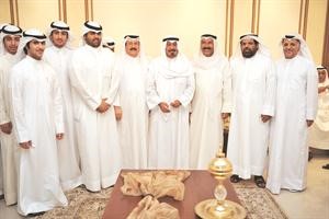 الشيخ دمحمد الصباح والسفير علي الهيفي واحمد الهيفي مع عدد من الحضور	 سعود سالم﻿