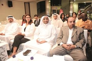 سعد البراك يتقدم الحضور في جلسة الحوار﻿