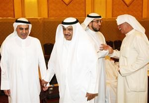 اسامة الشاهين ودعبدالله الطريجي خلال استقبال المباركين
