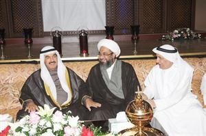 سمو الشيخ ناصر المحمد وحسين المعتوق ومحمود حيدر