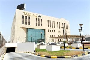 بيت الزكاة: يجوز تأخير التخلص من الأسهم الربوية تجنباً للخسارة
