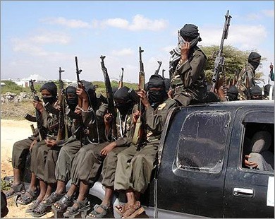 الصوماليون يحتفلون بمرور عام على طرد عناصر الشباب المجاهدين من مقديشو