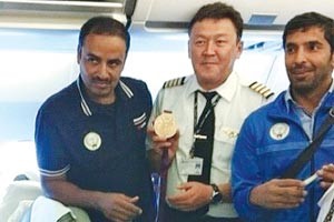 طاقم الكويتية يحتفي بالرامي الاولمبي فهيد الديحاني