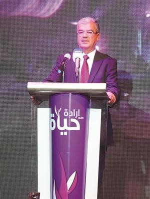 احمد العجوز يرحب بالحضور﻿
