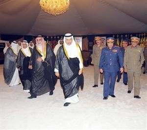 سمو رئيس الوزراء الشيخ جابر المبارك والشيخ احمد الخالد والفريق الركن خالد الجراح وجسار الجسار
