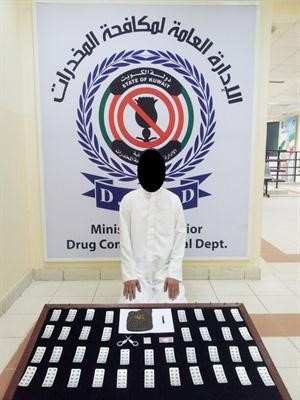 المتهم امام المضبوطات﻿
