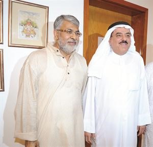 السفير الهندي ساتيتش شاند مهيتا ووكيل الشؤون محمد الكندري ﻿