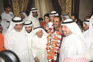 الشيخ طلال الفهد مستقبلا الديحاني