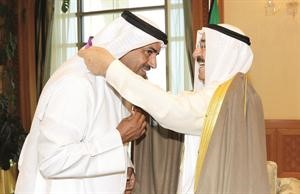 سمو الامير يقلد الديحاني ميداليته