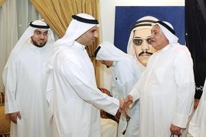 فيصل اليحيى يقدم التهاني ويبدو اسامة الشاهين