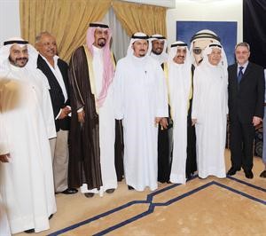 رئيس مجلس الامة جاسم الخرافي ومبارك الدويلة ورضا الفيلي والسفير العراقي والشيخ علي الخالد ودغانم النجار ودناصر الصانع
