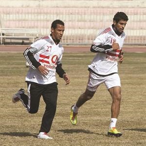 اسلام عوض ونور السيد خلال احد التدريبات بالزمالك
