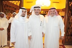 الزميلان سعد المعطش وفيصل القناعي يهنئان الخالد