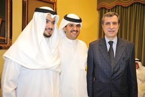 الشيخ دعيج الخليفة والسفير اللبناني بسام النعماني