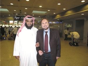 مدعث العجمي يستقبل احمد مطيع العازمي
