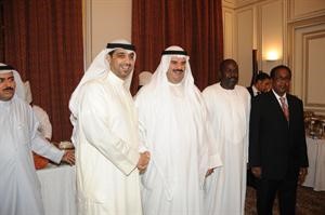 الشيخ محمد العبدالله والسفير السنغالي يهنئان الشيخ فهد سالم العلي﻿