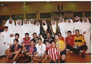 مناحي رجا الحباج والامير جبر بن جامع مع الفريق الفائز
