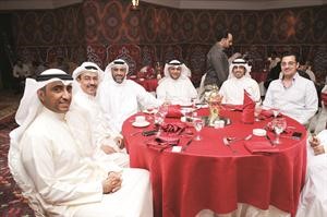 نبيل الدالاتي مع ضيوف بيت التمويل الكويتي وشركة اعيان خلال الغبقة قاسم باشا