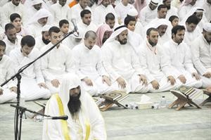 اداء صلاة القيام في ليلة الخامس والعشرين﻿