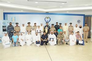 الفريق الشيخ احمد الخليفة وقيادات الاوقاف مع المكرمين