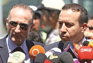 محامي سماحة مالك السيد متحدثا للصحافيين امام المحكمة العسكرية﻿