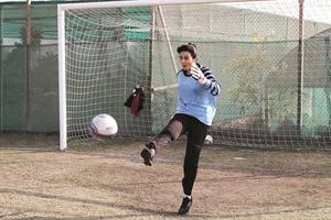 هيفاء حسين في مشهد من مسلسل ملحق بنات﻿
