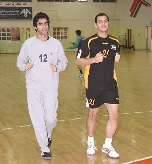 خان يقدم مستويات مميزة مع ناديه والمنتخب
