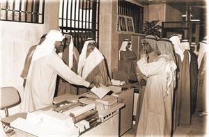 جانب من افتتاح احد الفروع الاولى
