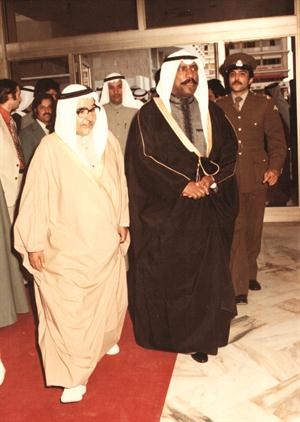الامير الوالد الشيخ سعد العبدالله -رحمه الله- خلال افتتاح بيتك 
