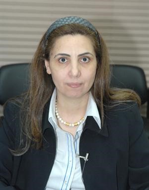 درولا دشتي تشجع على اقامة الدورات الرمضانية