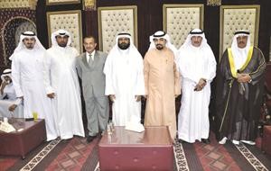 الشيخ متعب البندر ومحمد الهاجري وعدد من الحضور
