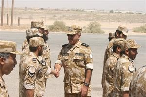  ويصافح بعض الضباط والافراد