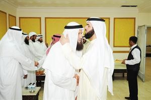 تهنئة متبادلة بين خالد السلطان ودعادل الدمخي	 اسامة ابو عطية﻿