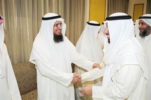 عبد اللطيف العميري مهنئا مطارق العيسى﻿