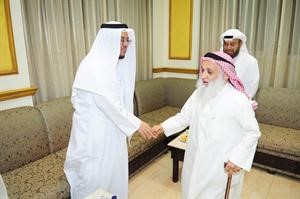 مصافحة وتهنئة﻿